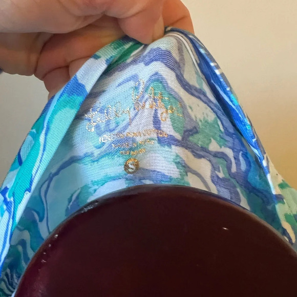 Lilly Pulitzer Blue Green Oyster Blouse, size small - Picture 4 of 4